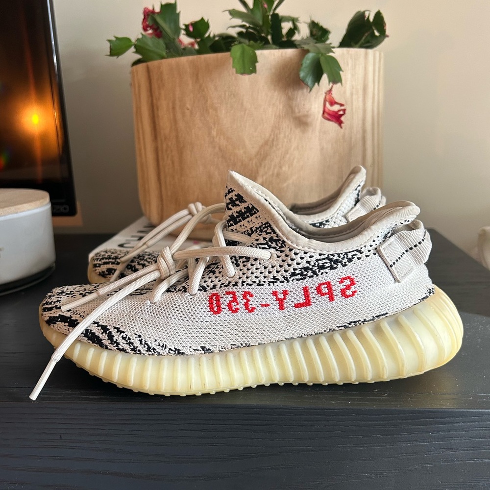 Yeezy 350 boosts in zebra - men’s 5.5
